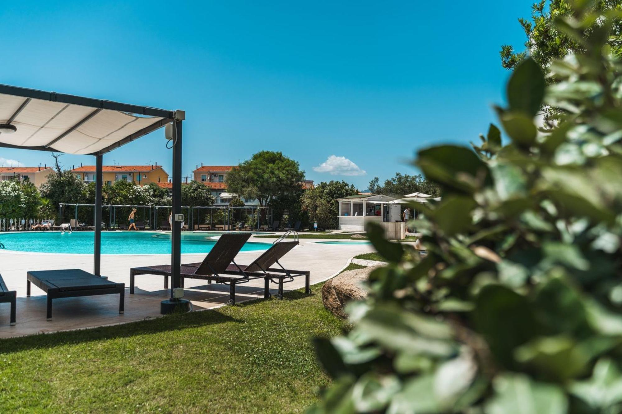 Delta Hotels By Marriott Olbia Sardinia Exterior foto