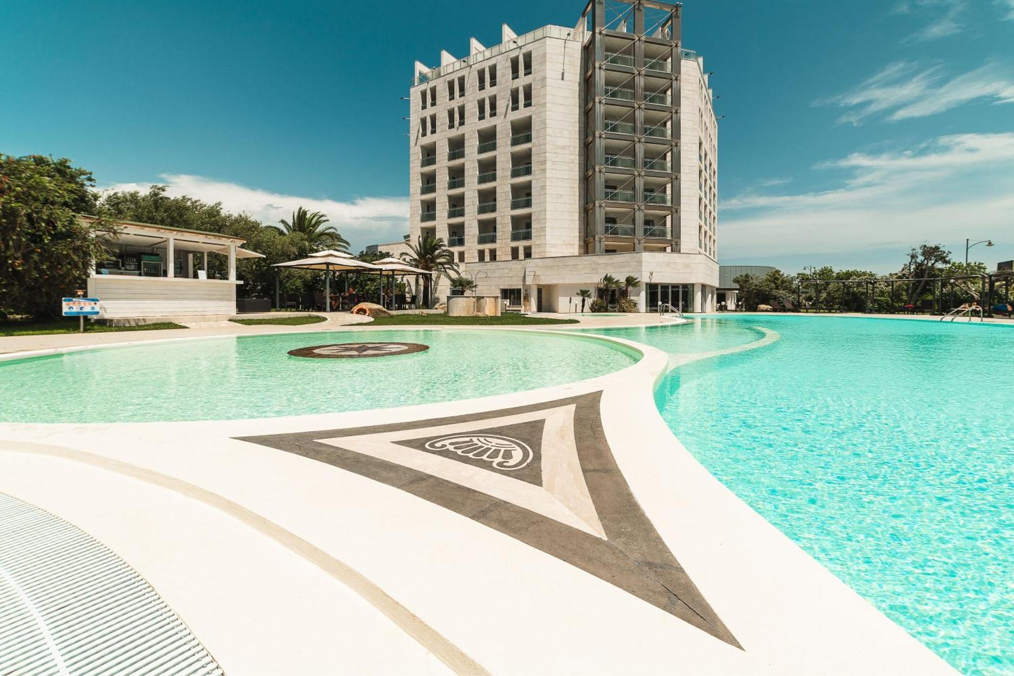 Delta Hotels By Marriott Olbia Sardinia Exterior foto