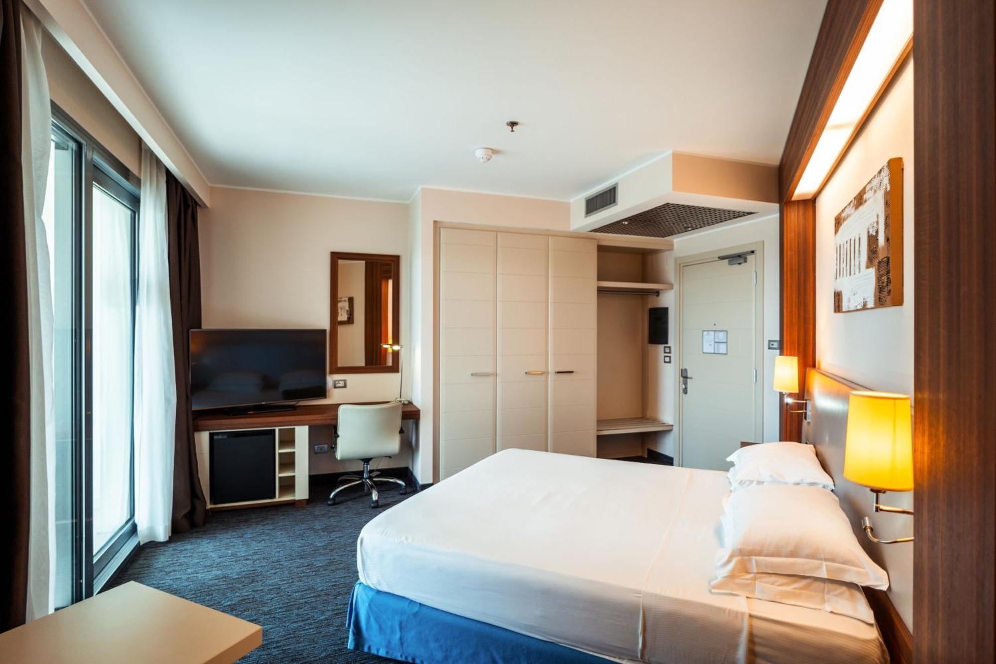 Delta Hotels By Marriott Olbia Sardinia Exterior foto