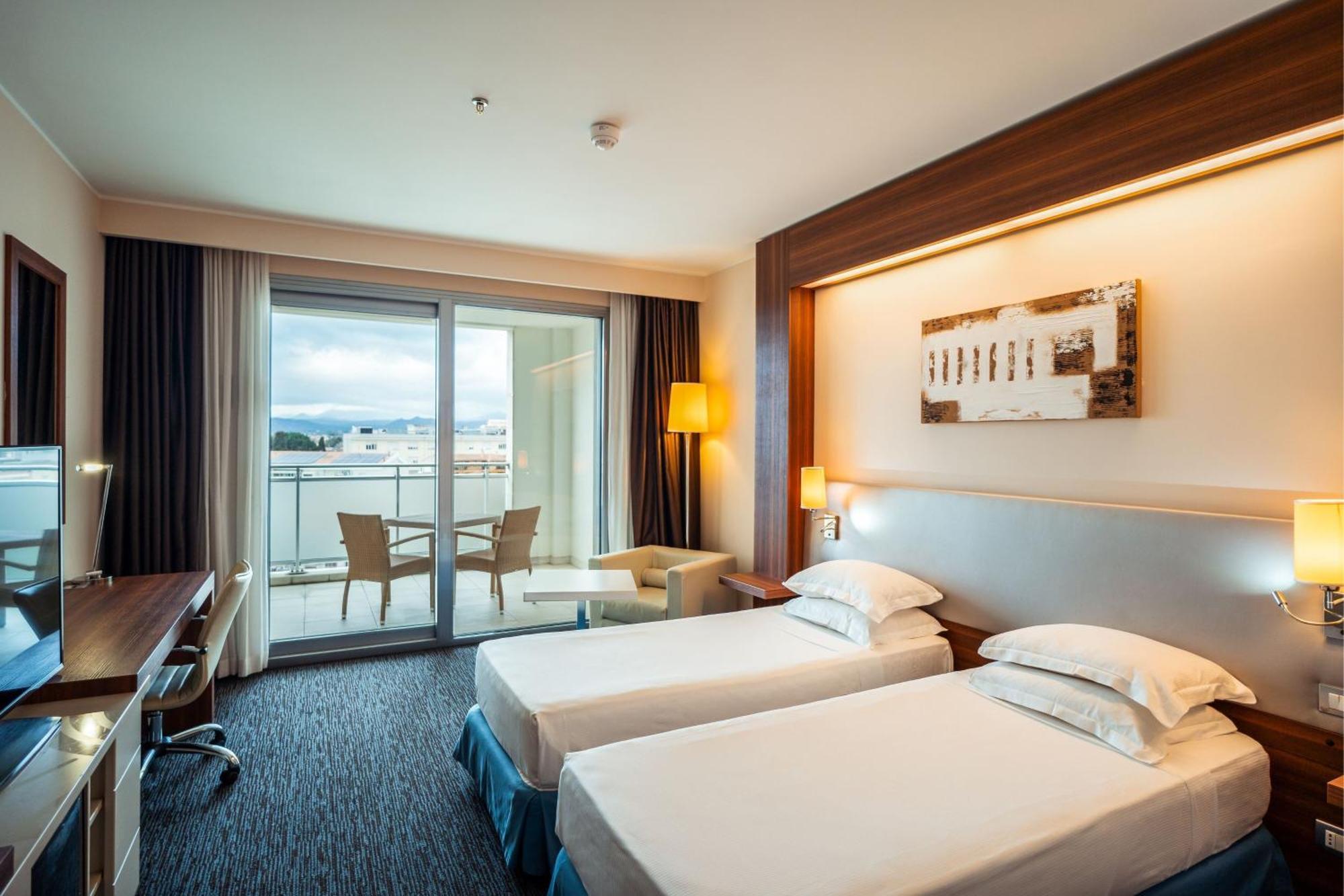 Delta Hotels By Marriott Olbia Sardinia Exterior foto