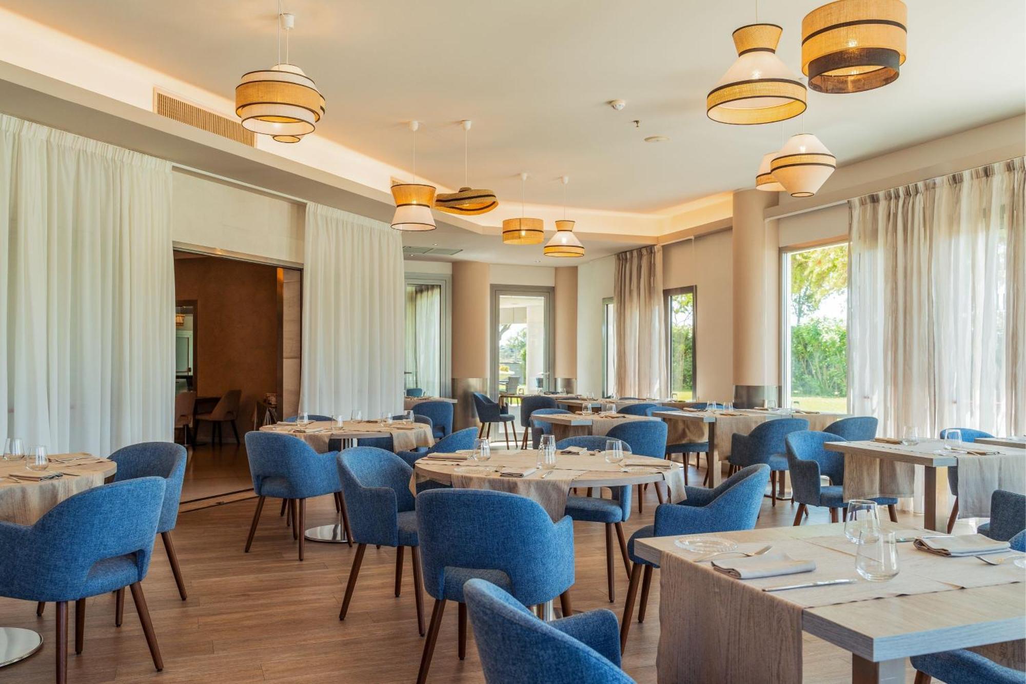 Delta Hotels By Marriott Olbia Sardinia Exterior foto